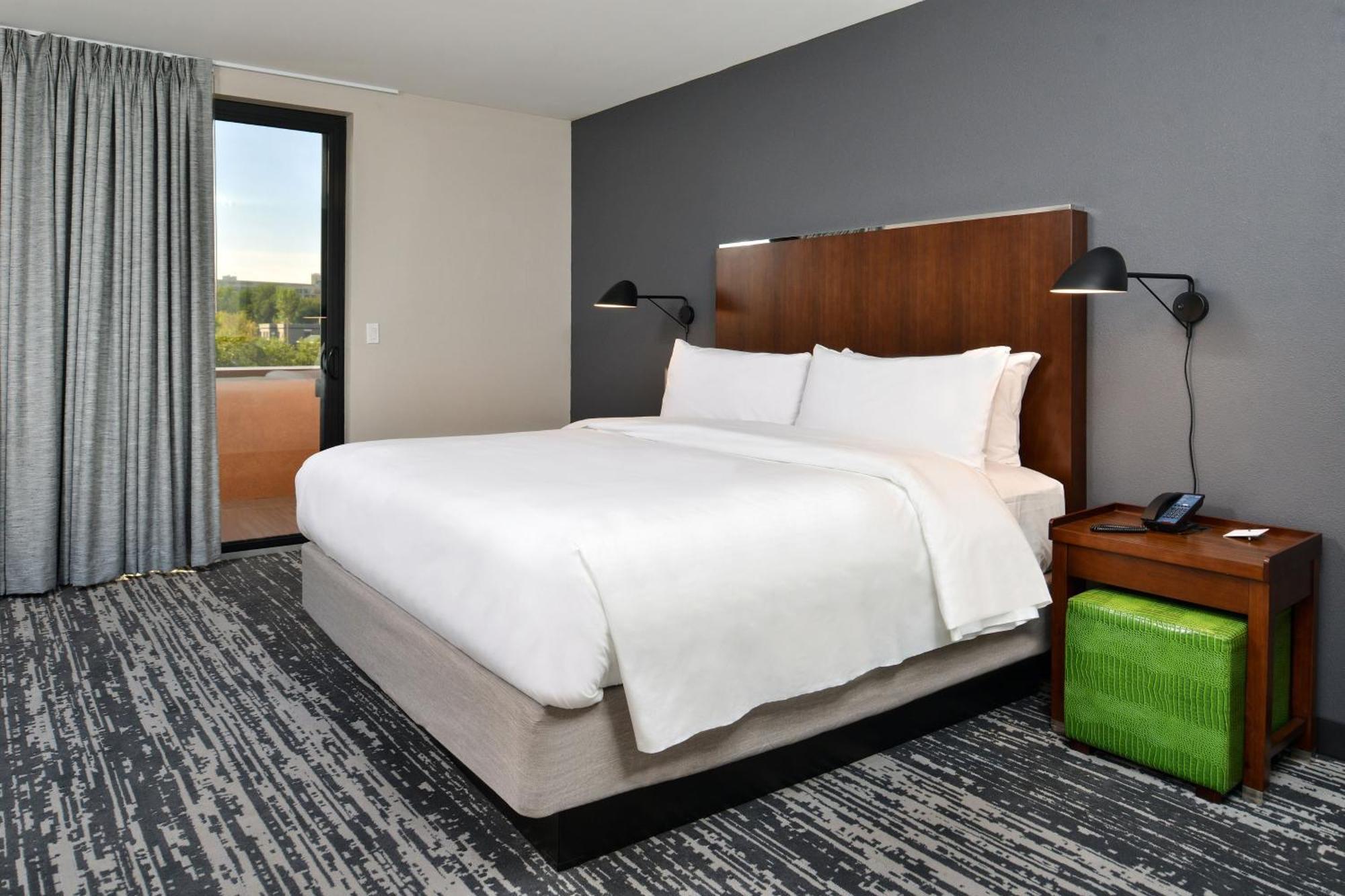 Four Points By Sheraton Omaha Midtown Экстерьер фото