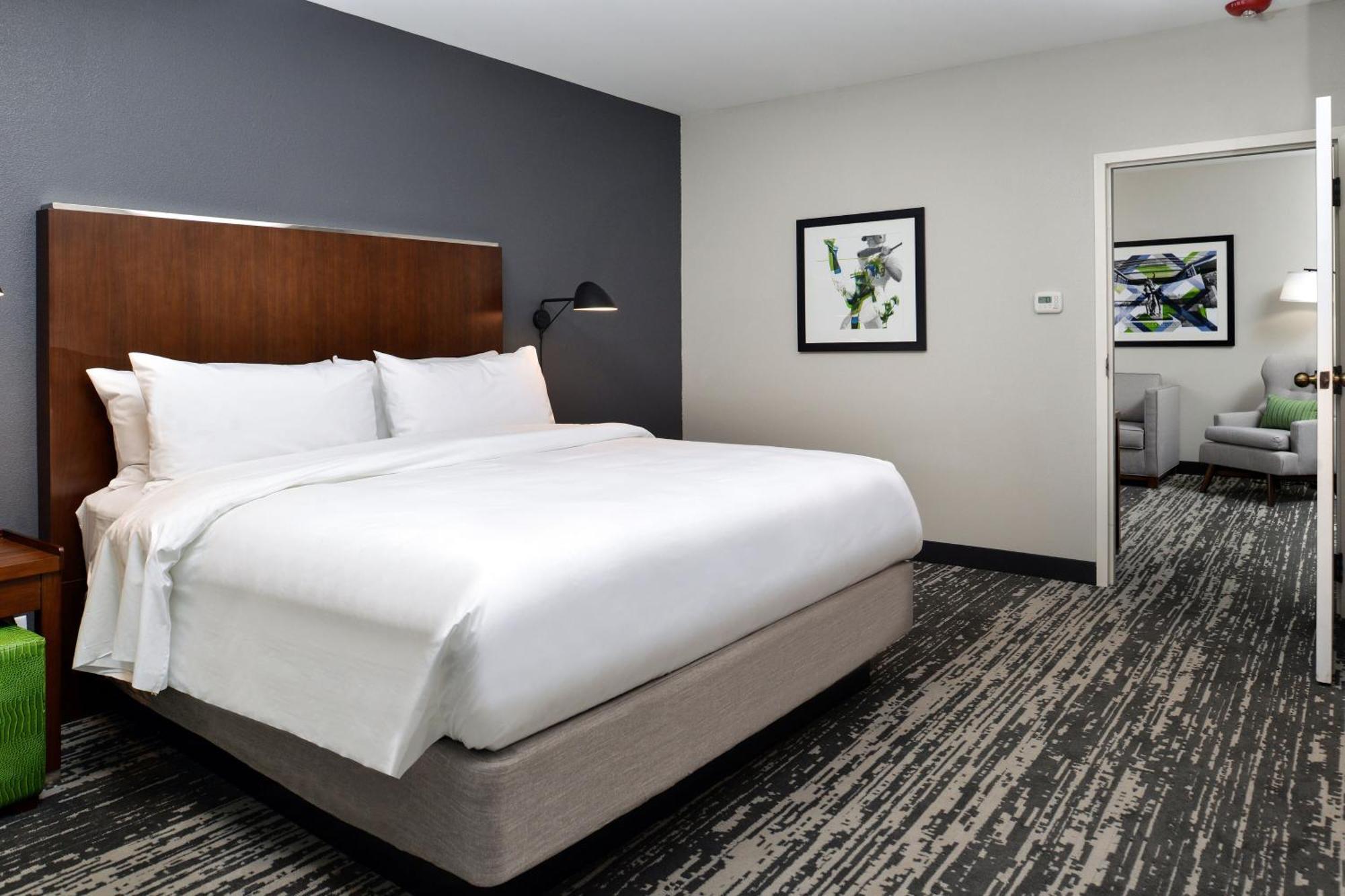 Four Points By Sheraton Omaha Midtown Экстерьер фото