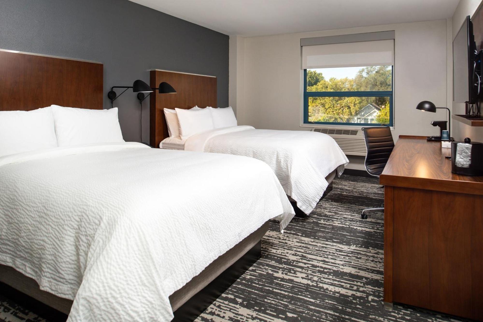 Four Points By Sheraton Omaha Midtown Экстерьер фото