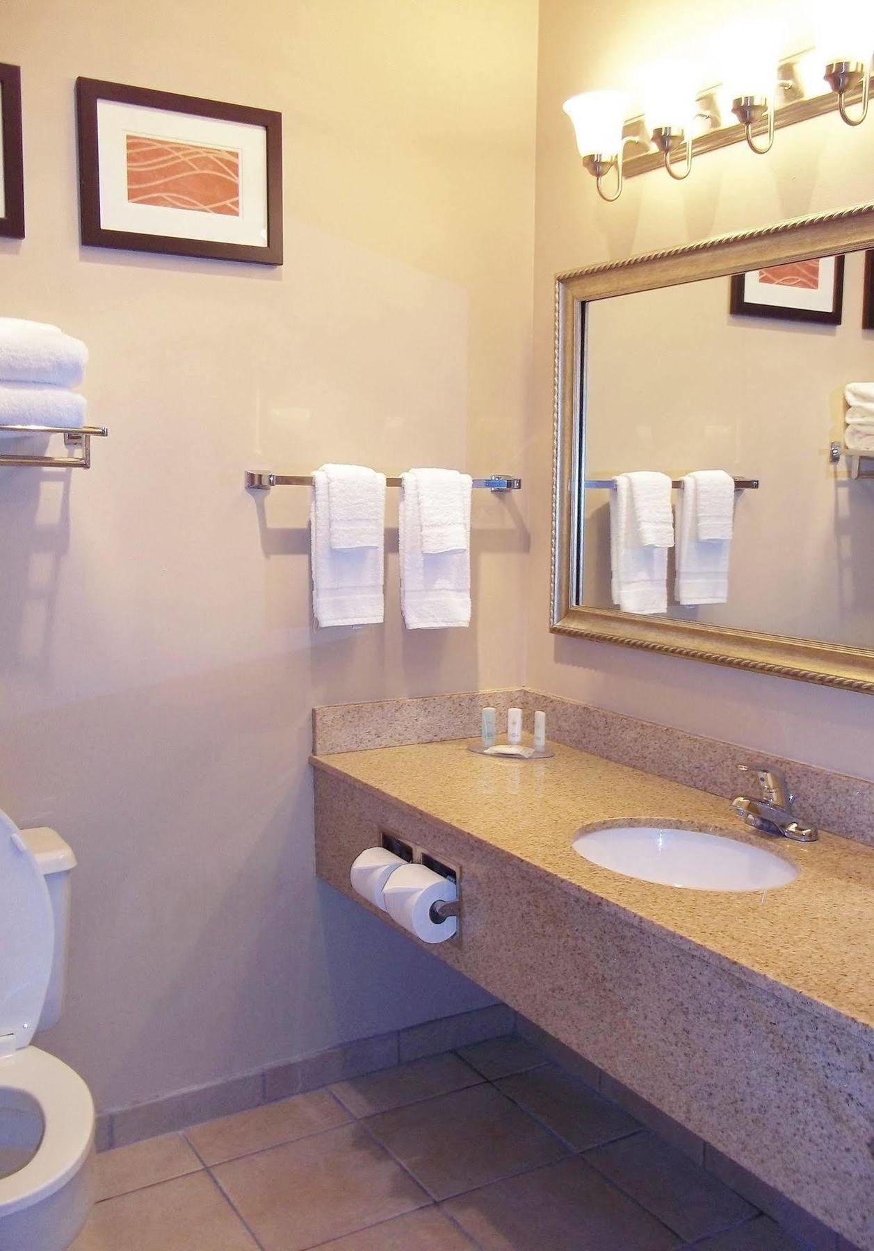 Four Points By Sheraton Omaha Midtown Экстерьер фото